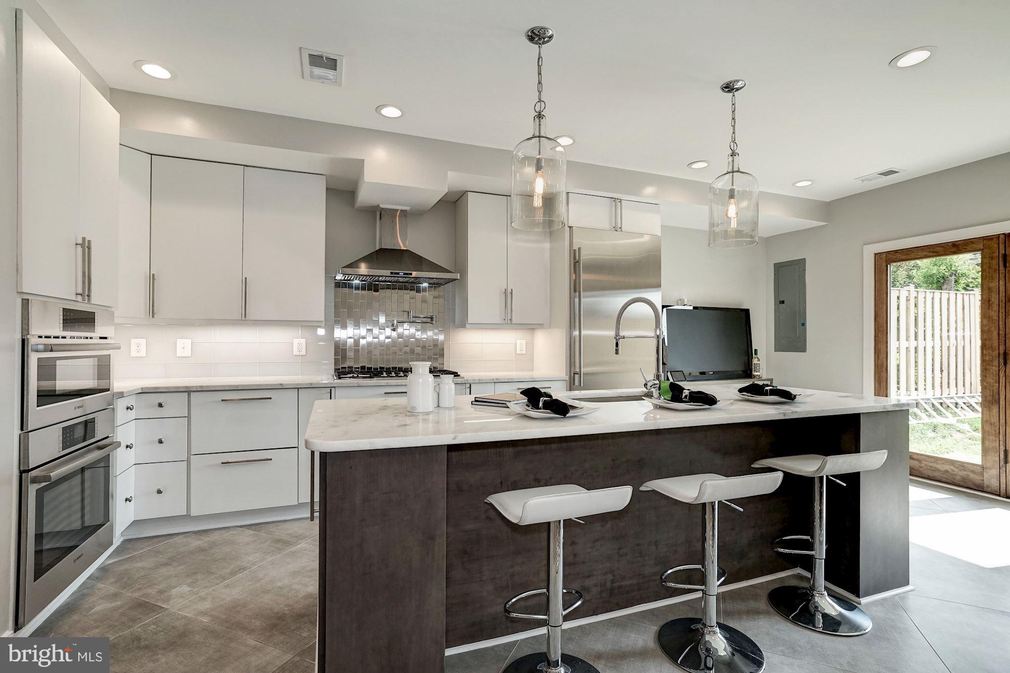 OLD TOWN ALEXANDRIA - Residential