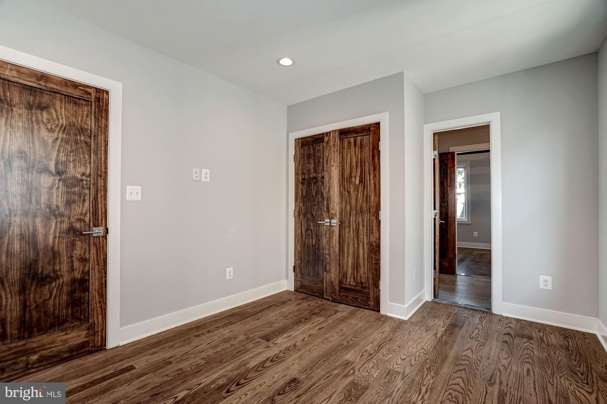 OLD TOWN ALEXANDRIA - Residential