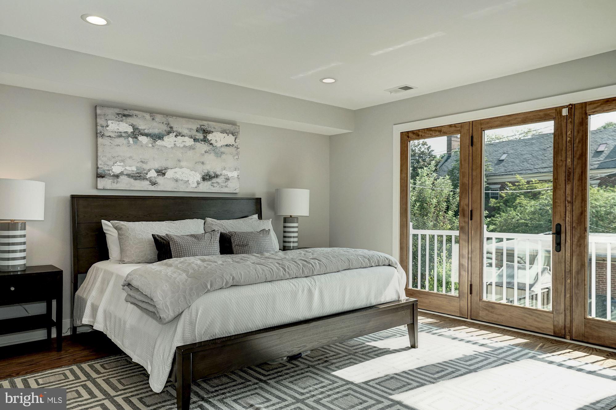 OLD TOWN ALEXANDRIA - Residential