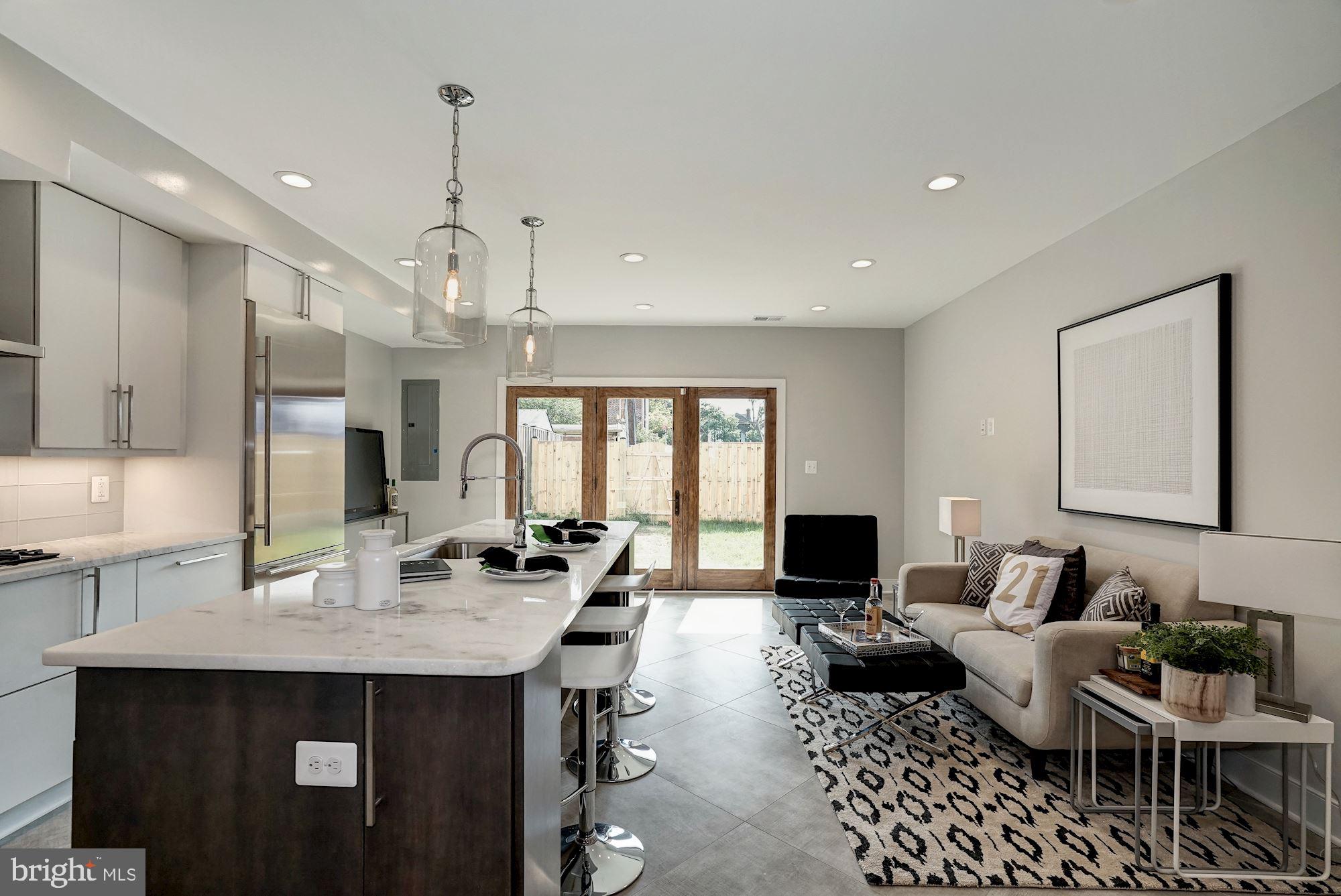 OLD TOWN ALEXANDRIA - Residential