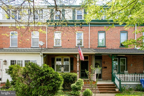 Townhouse For Sale - 16 3rd Avenue<br/> ROEBLING, NJ 08554