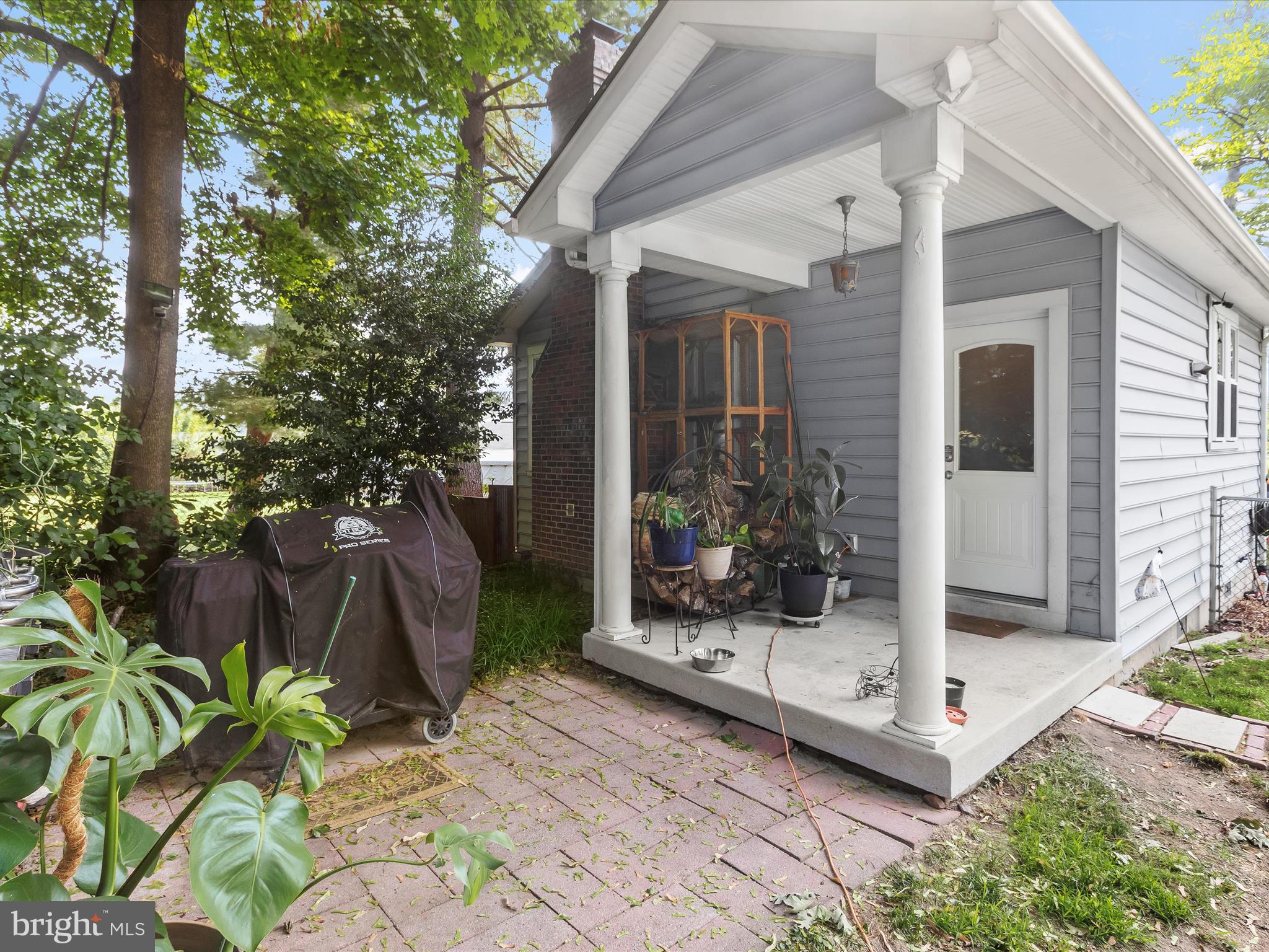 RIDGE GROVE - Residential