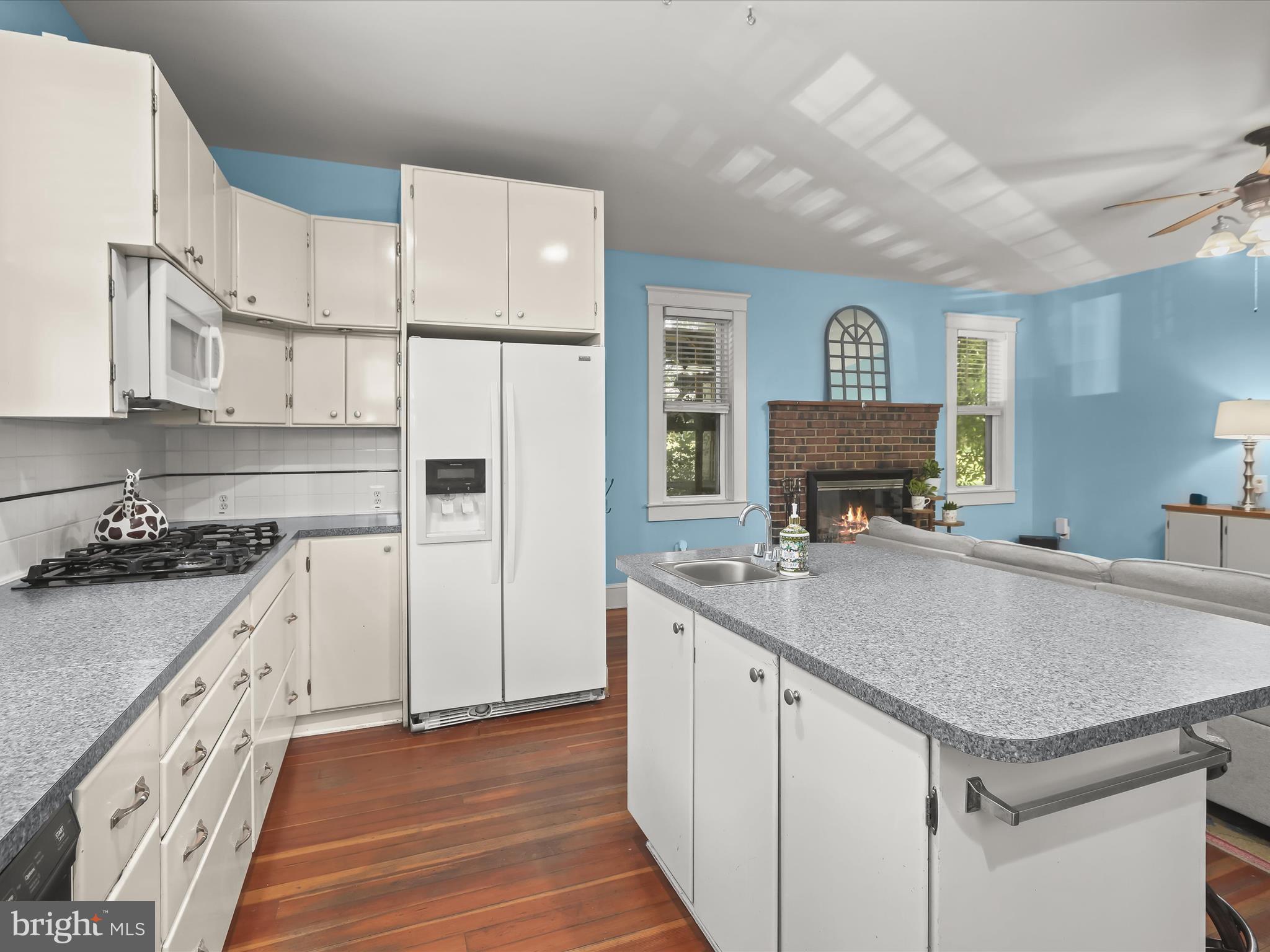 RIDGE GROVE - Residential