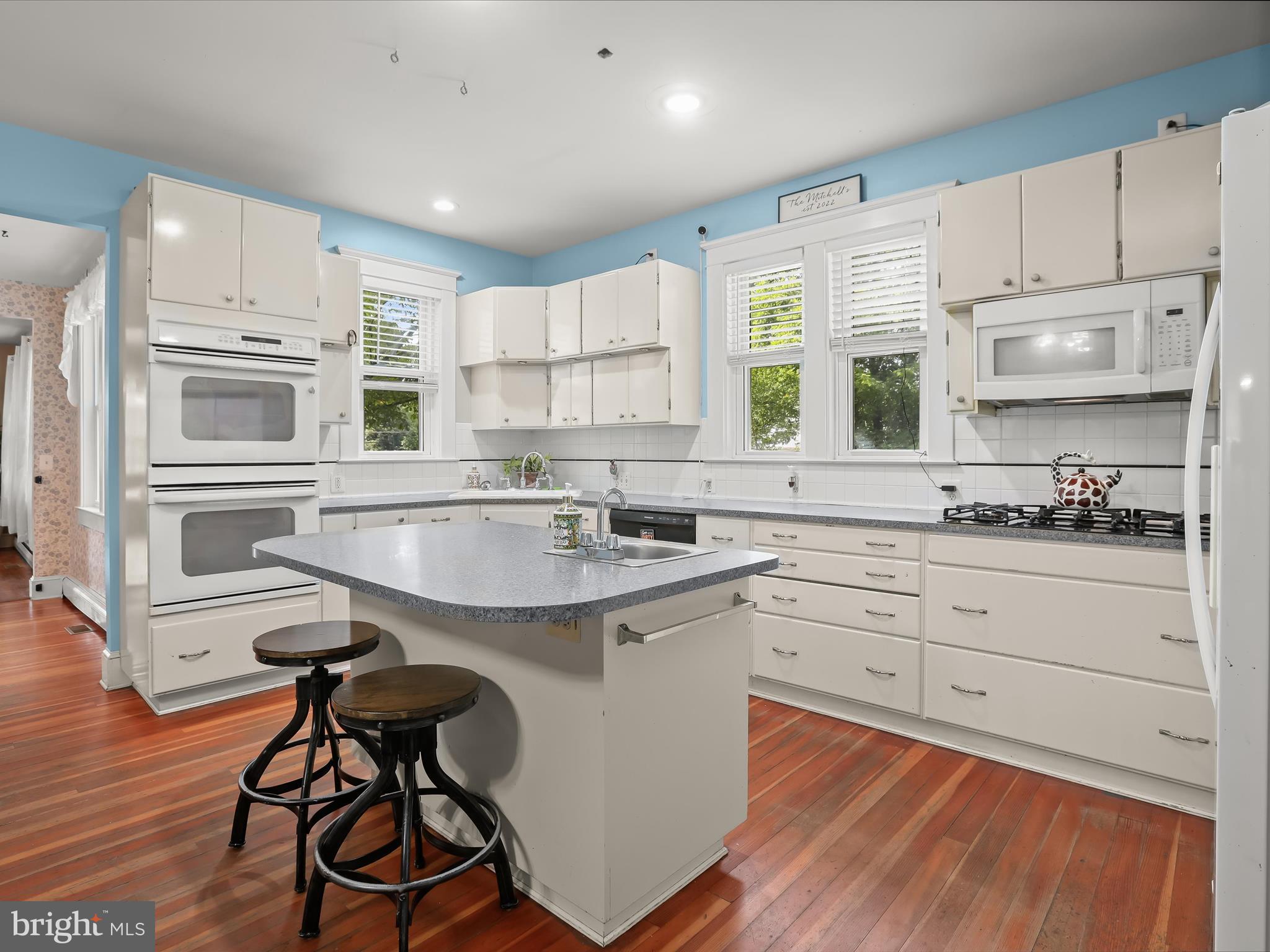 RIDGE GROVE - Residential