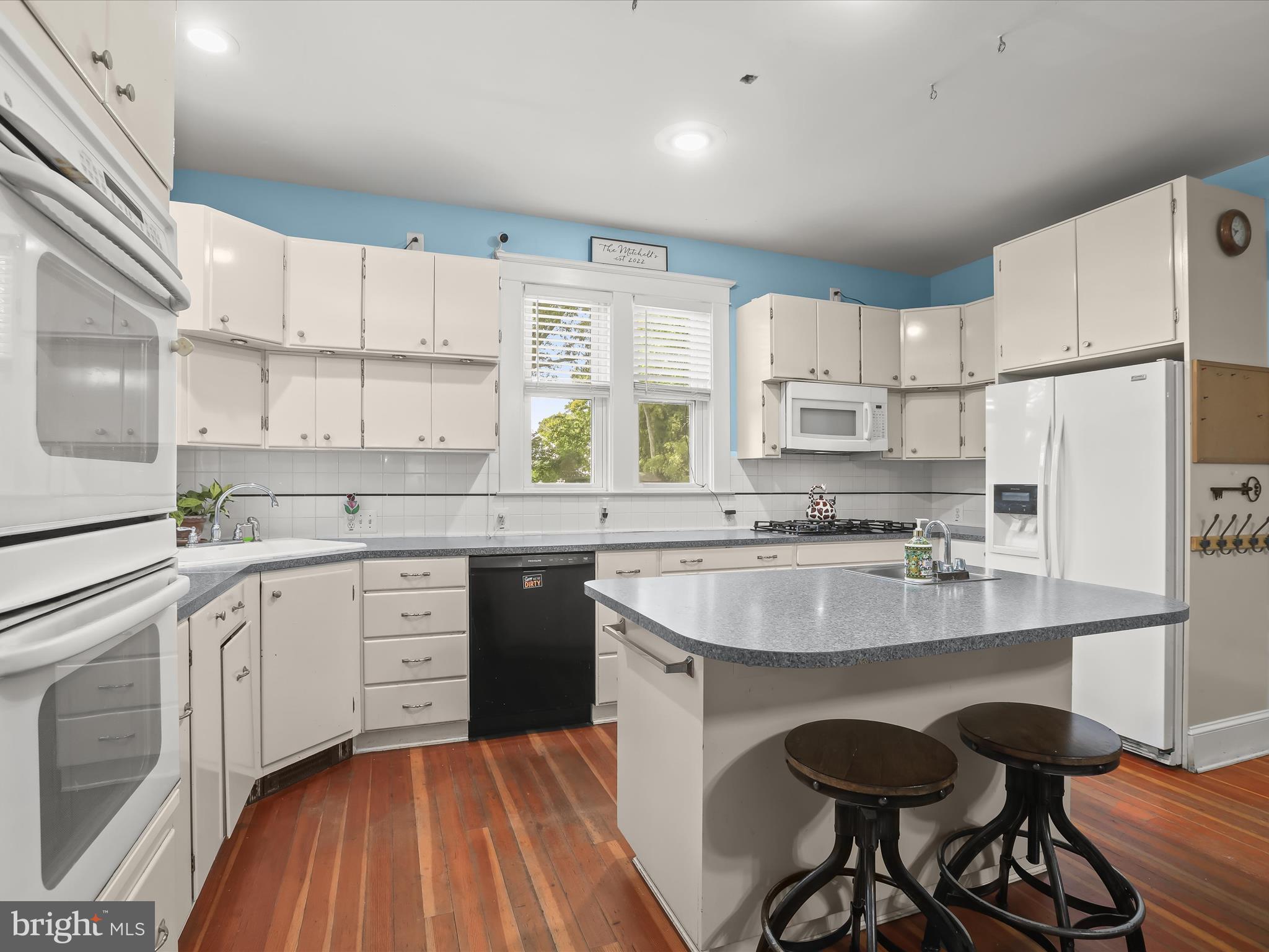 RIDGE GROVE - Residential