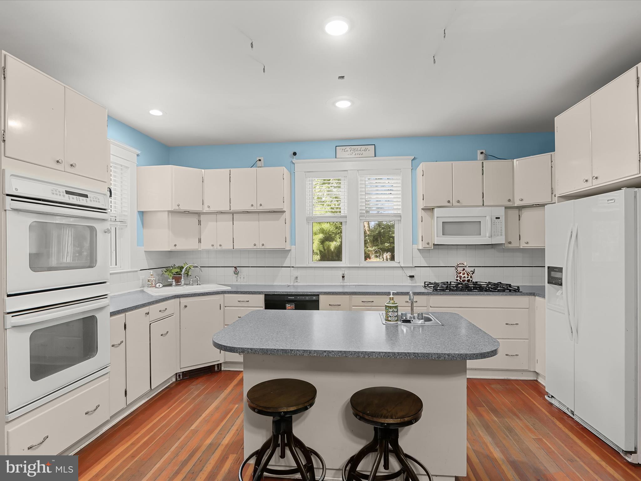 RIDGE GROVE - Residential