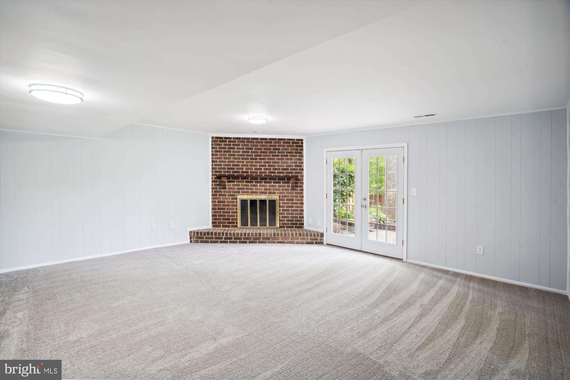 BAY HILLS TANGLEWOOD - Residential