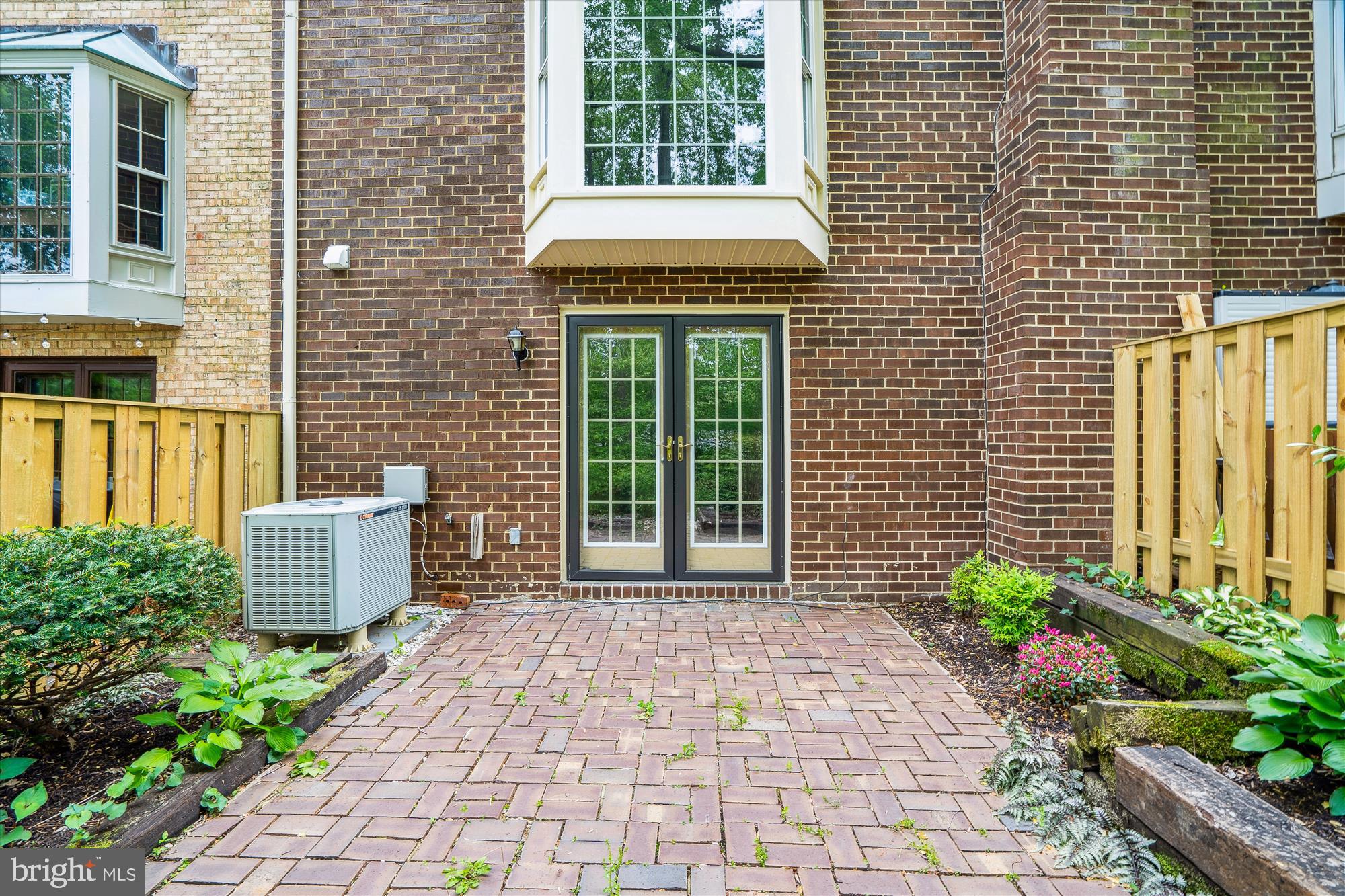 BAY HILLS TANGLEWOOD - Residential