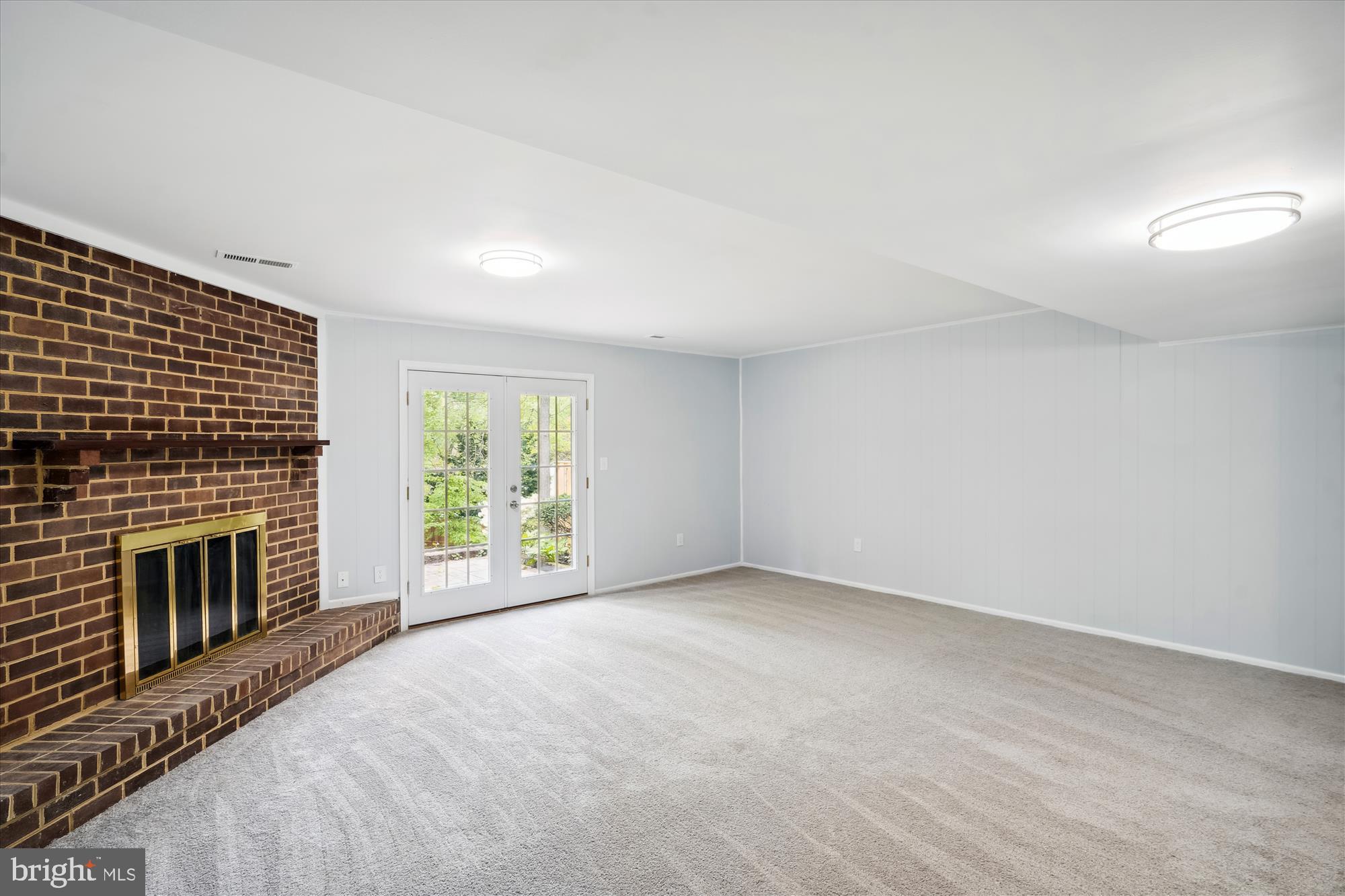 BAY HILLS TANGLEWOOD - Residential