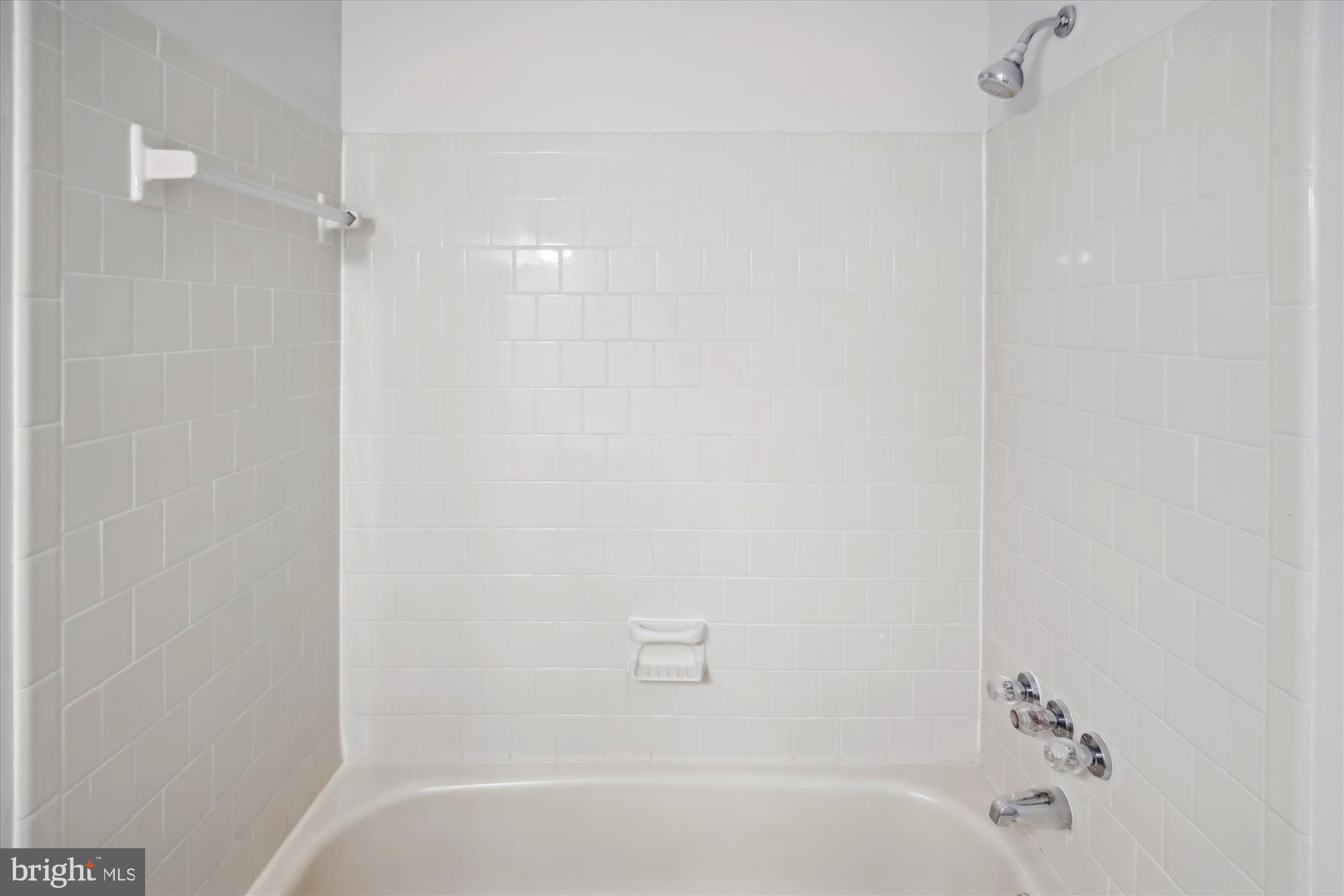 BAY HILLS TANGLEWOOD - Residential