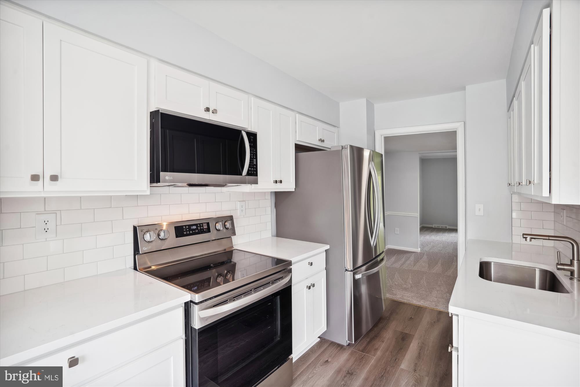 BAY HILLS TANGLEWOOD - Residential