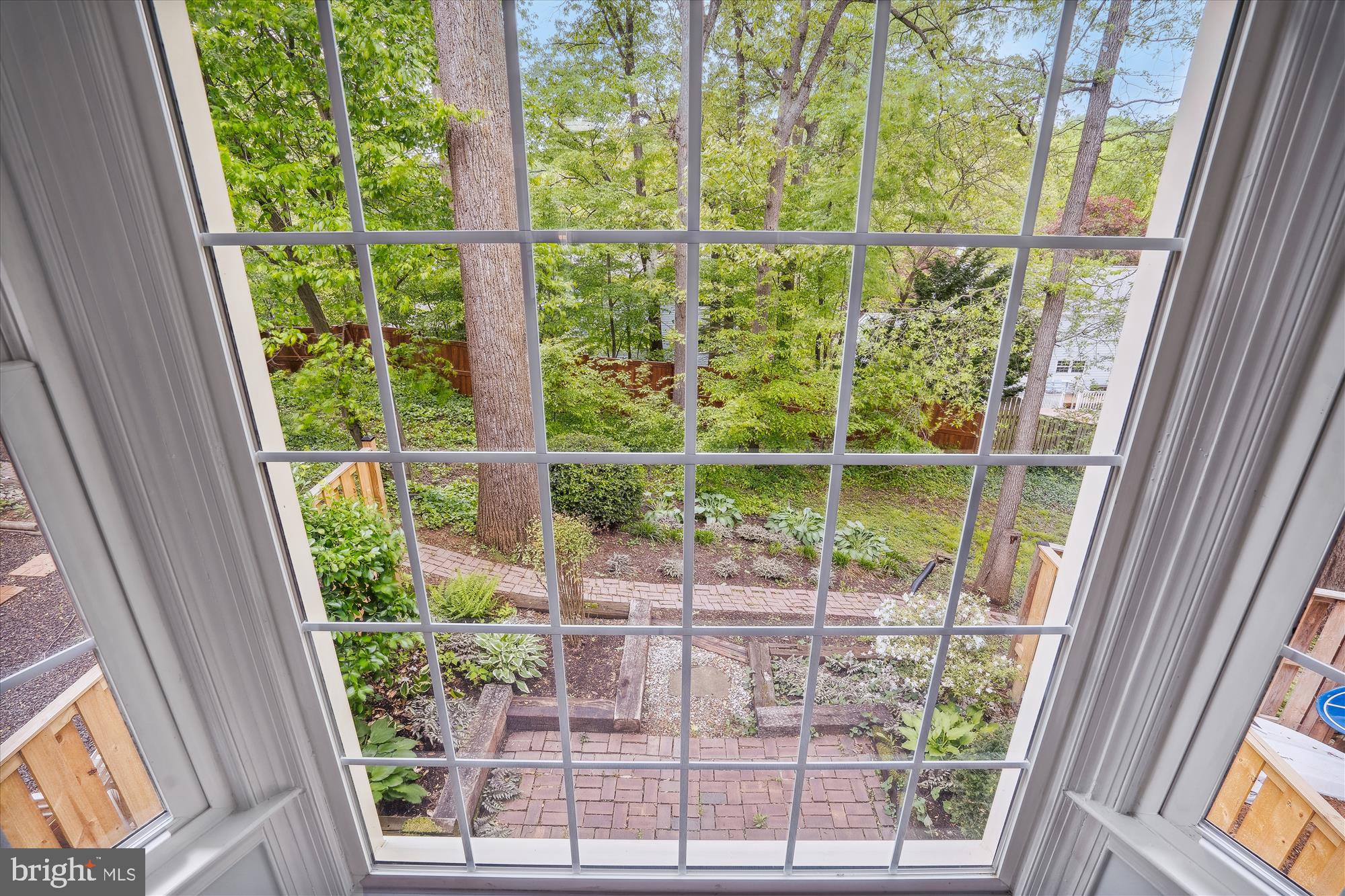 BAY HILLS TANGLEWOOD - Residential