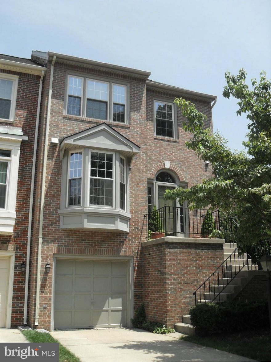 Beautiful well maintained end unit  brick front townhouse close to Fair Oaks Mall and easy access to 66.  New SS stove and the refrigerator is on the way! Open floor plan! Beautiful back yard! Many updates to many to mention. Call the owner prior to showing please. Basement carpet to be replaced or credit to the purchaser.