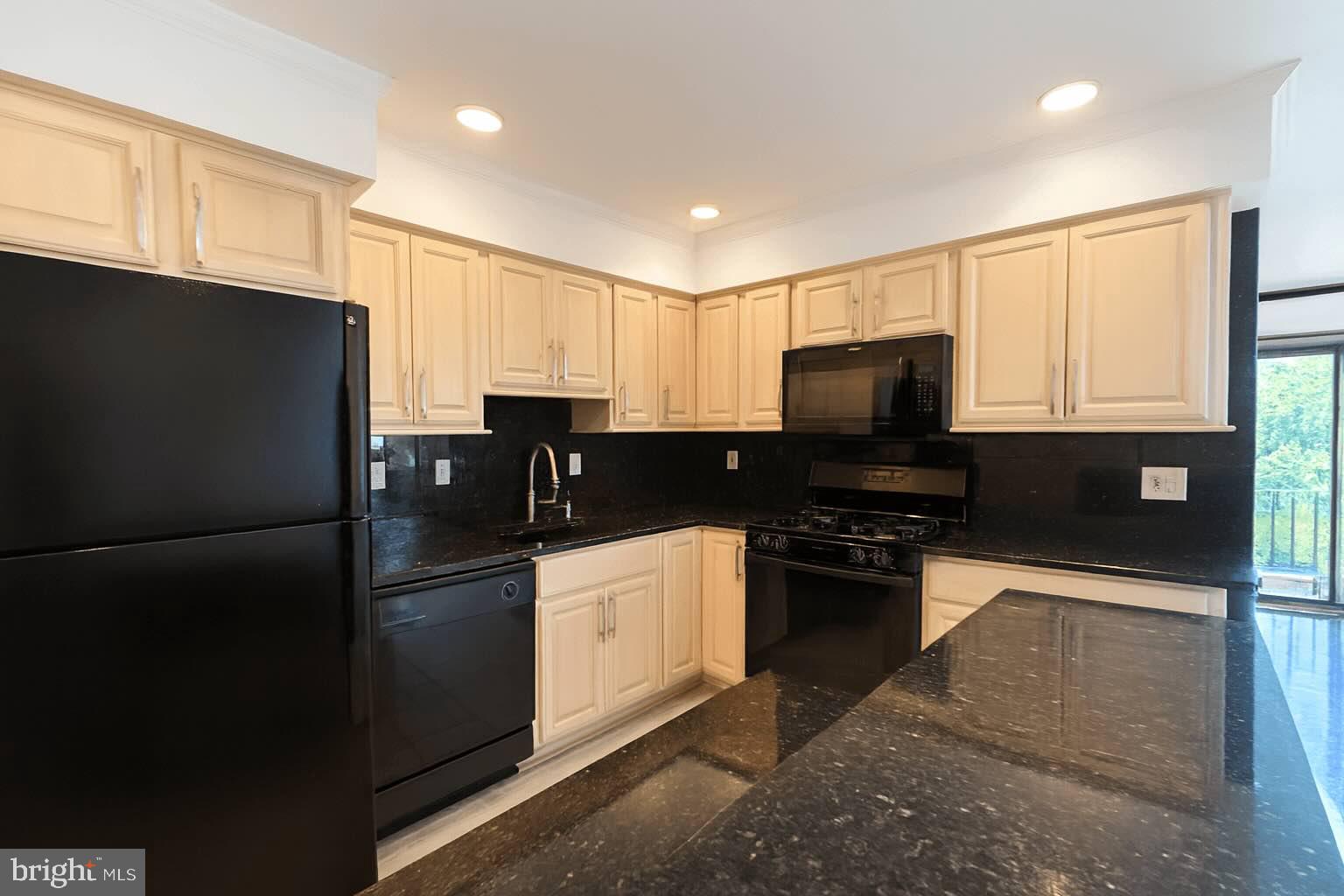 CLIFTON HEIGHTS - Residential Lease