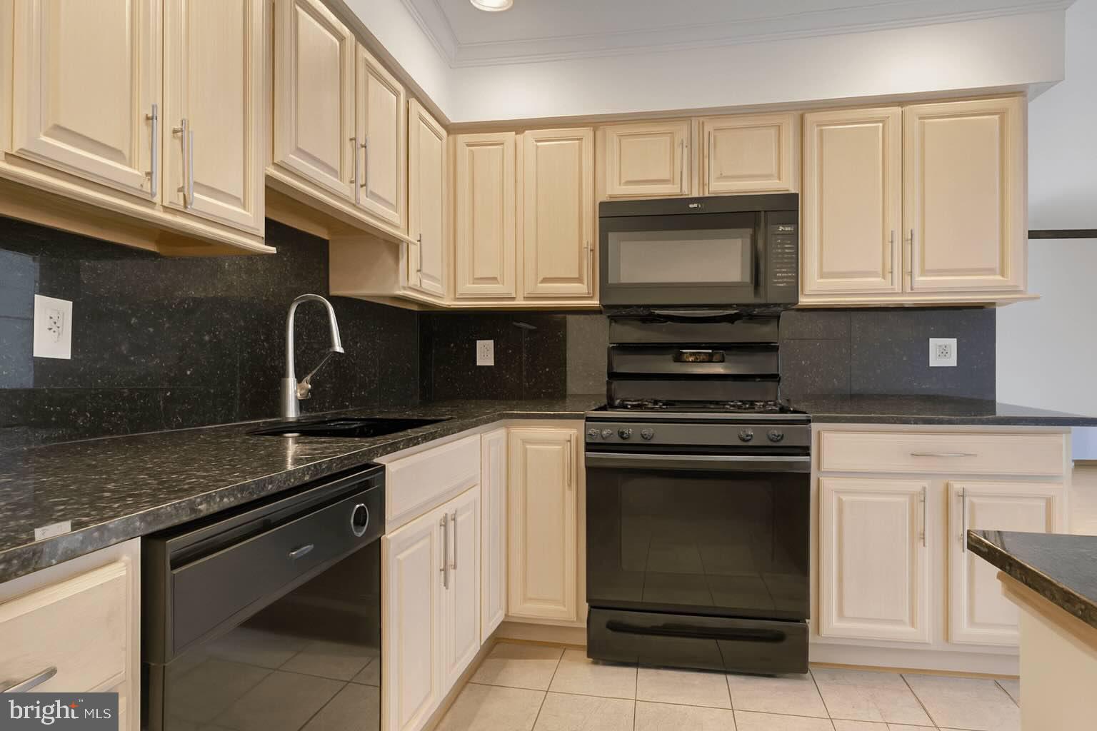 CLIFTON HEIGHTS - Residential Lease