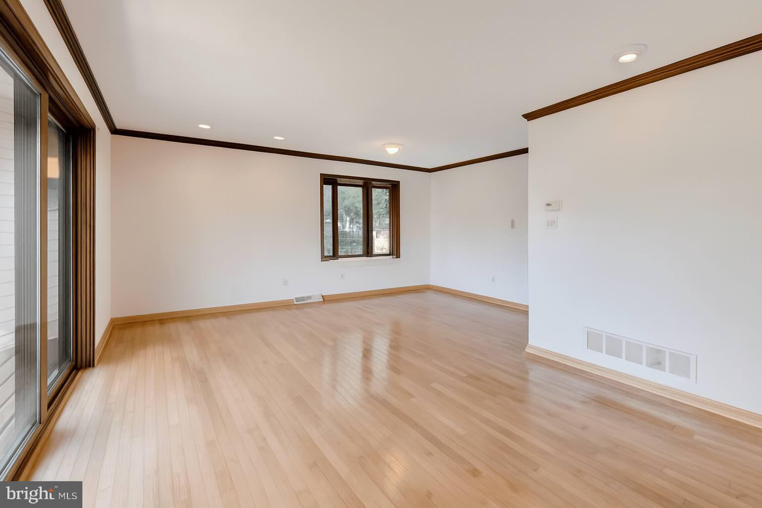 CLIFTON HEIGHTS - Residential Lease