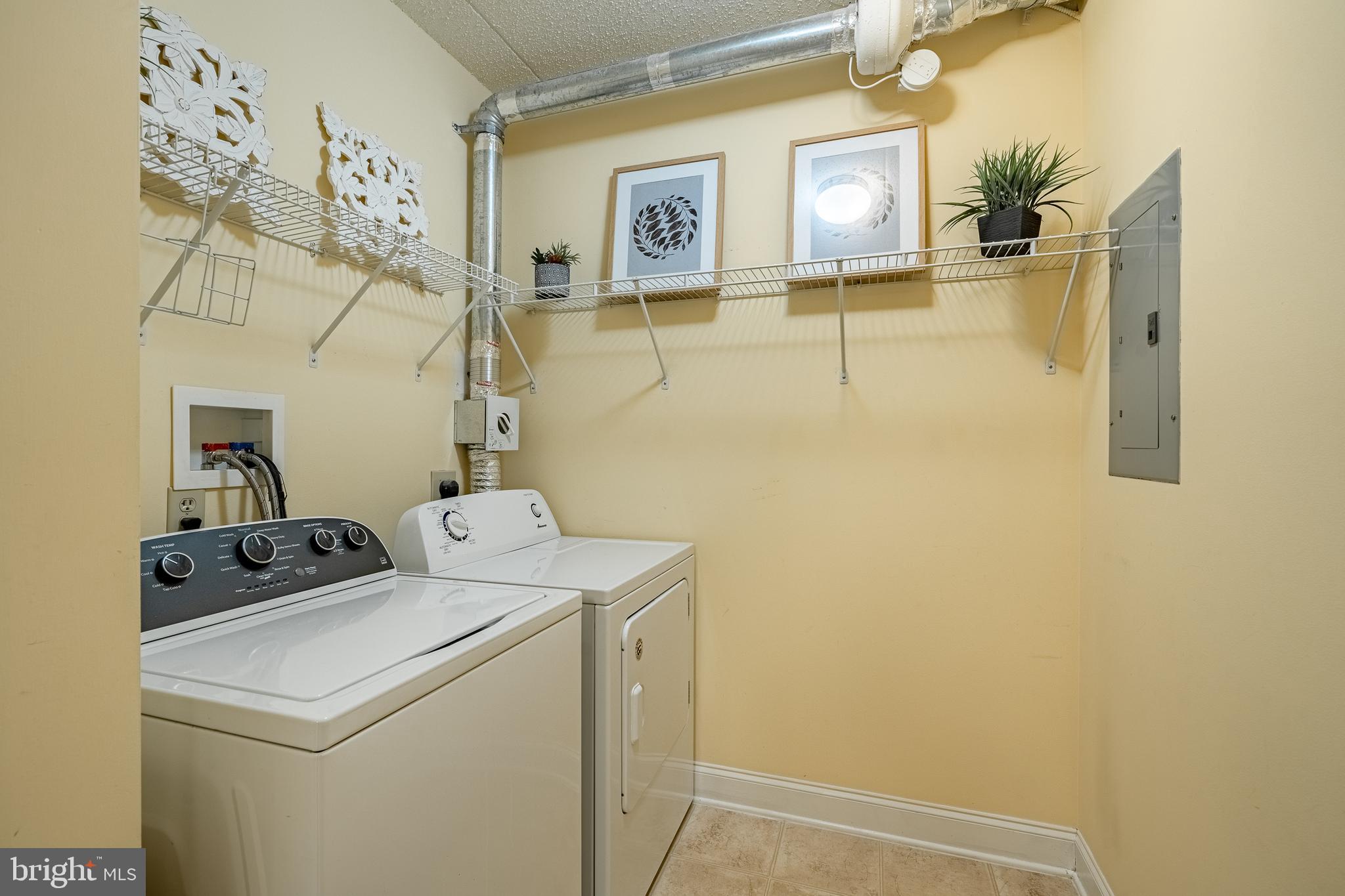 WINDSOR AT GLEN MI - Residential