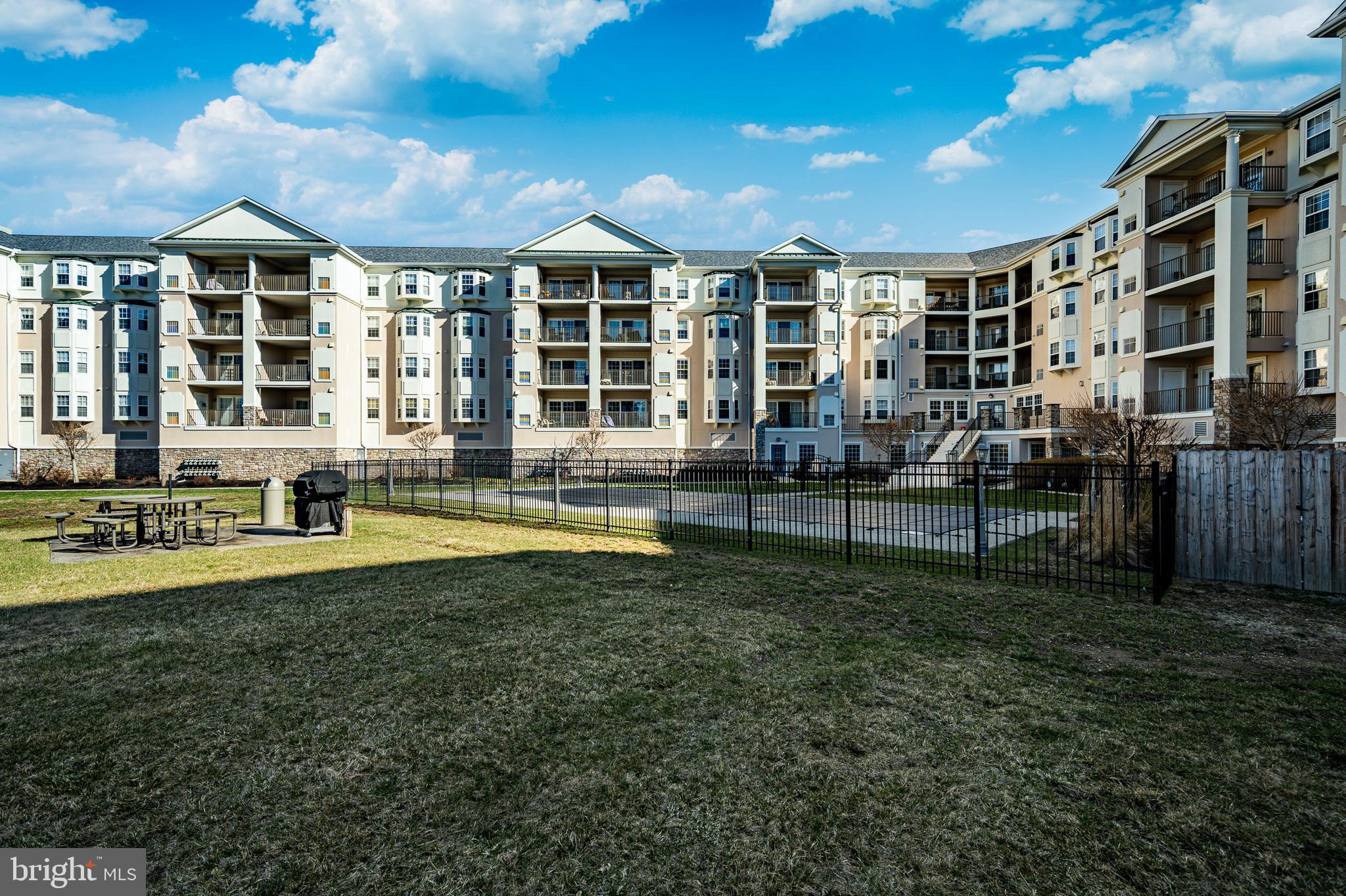 WINDSOR AT GLEN MI - Residential