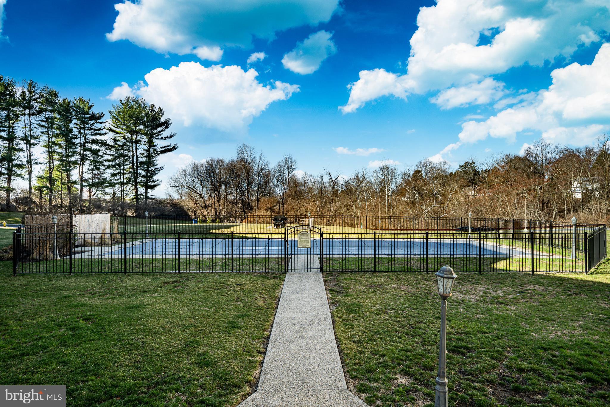 WINDSOR AT GLEN MI - Residential