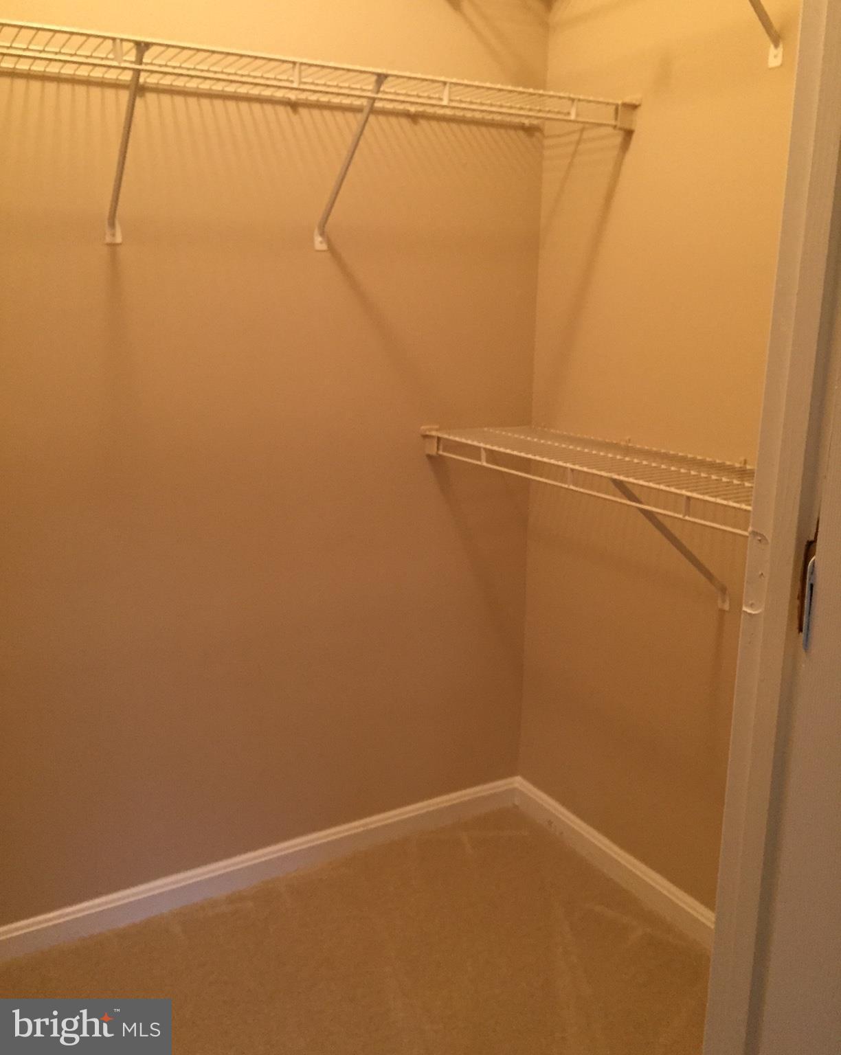 RANDOM HILLS - Residential Lease