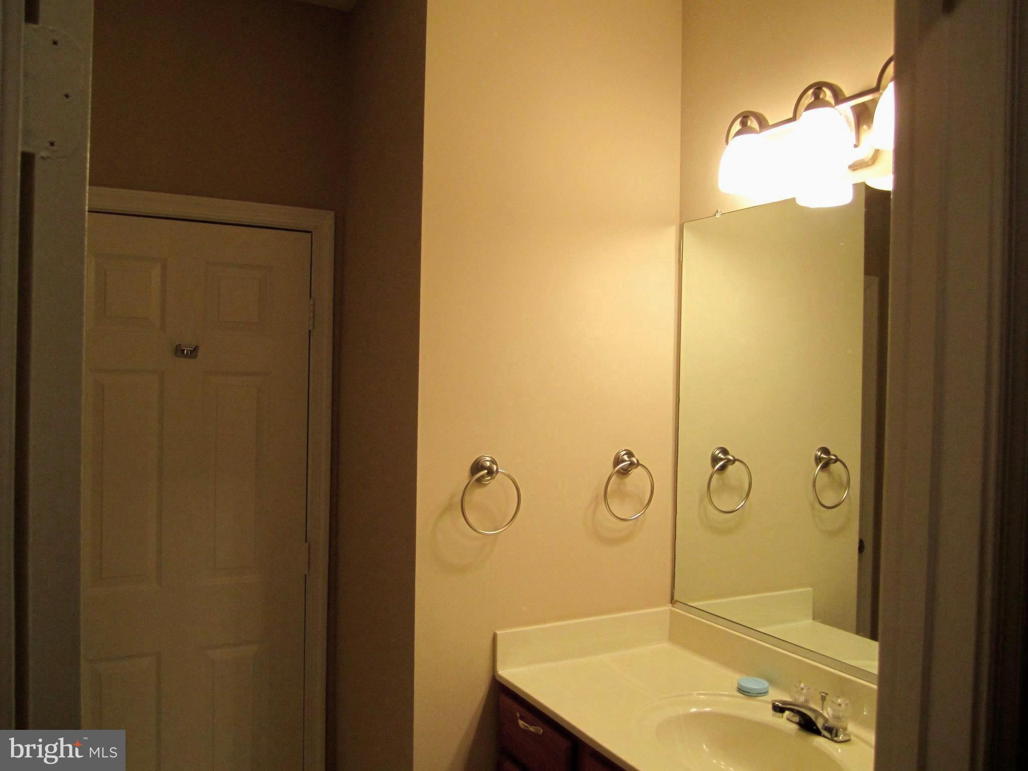 RANDOM HILLS - Residential Lease