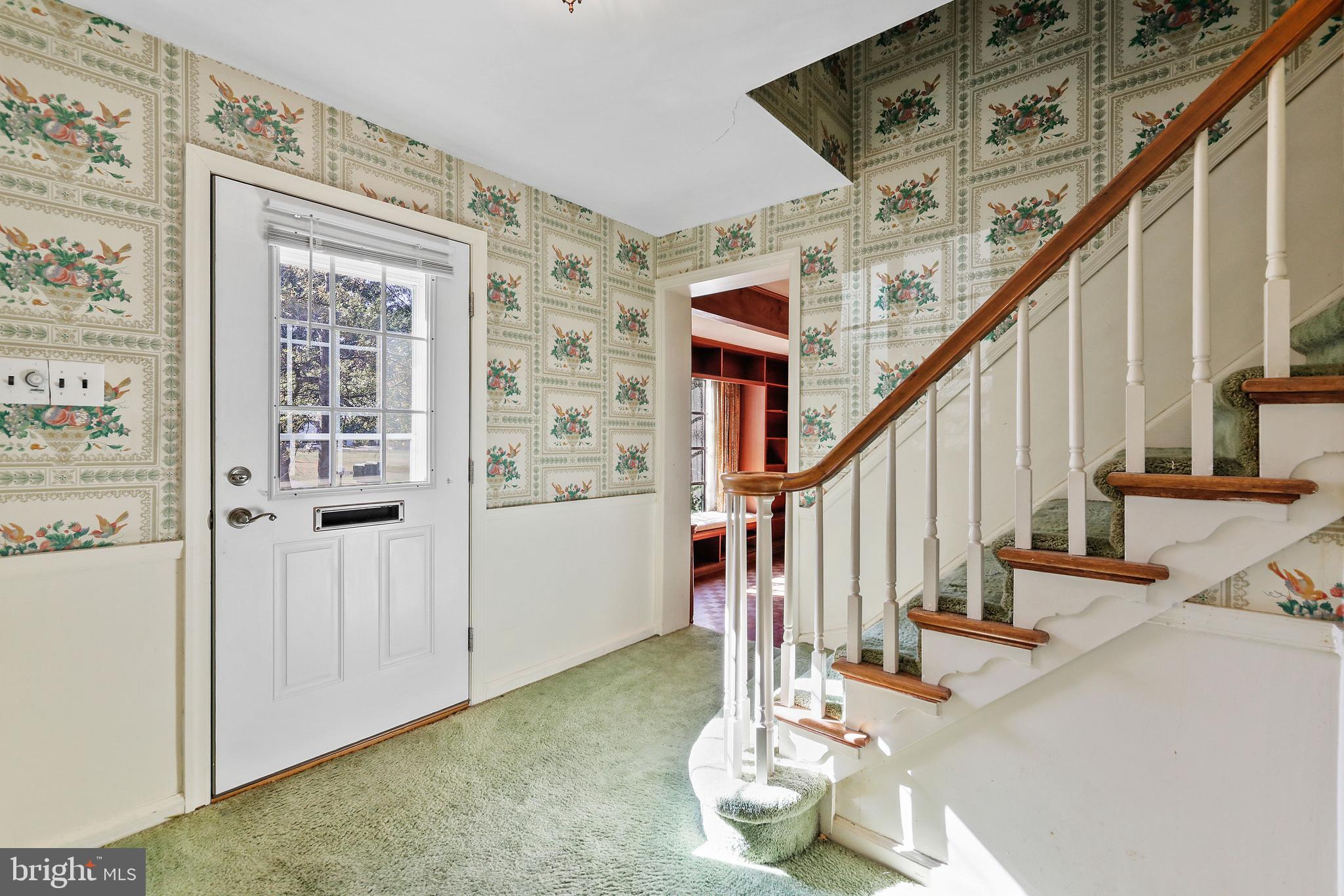 1506 HOLLINSHED AVENUE