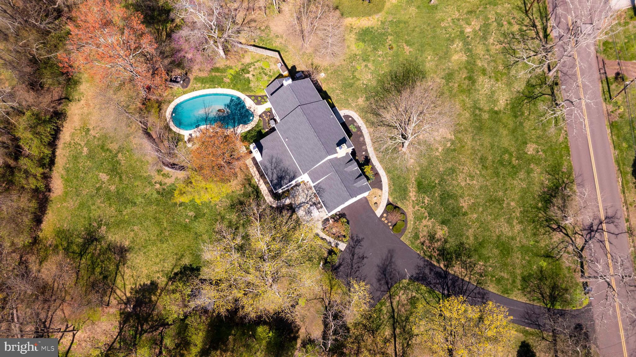 THE PINES - Residential