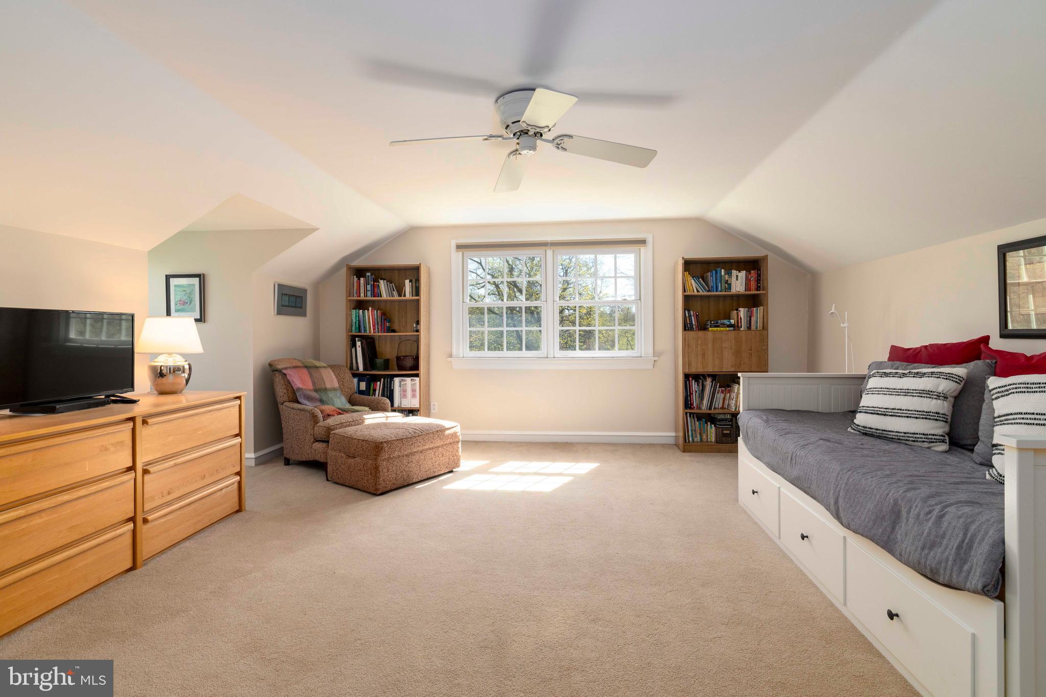 THE PINES - Residential