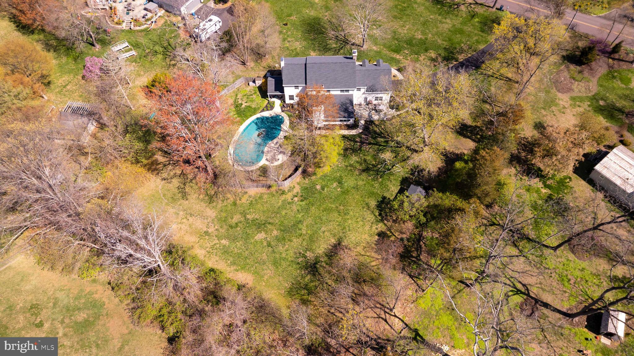 THE PINES - Residential