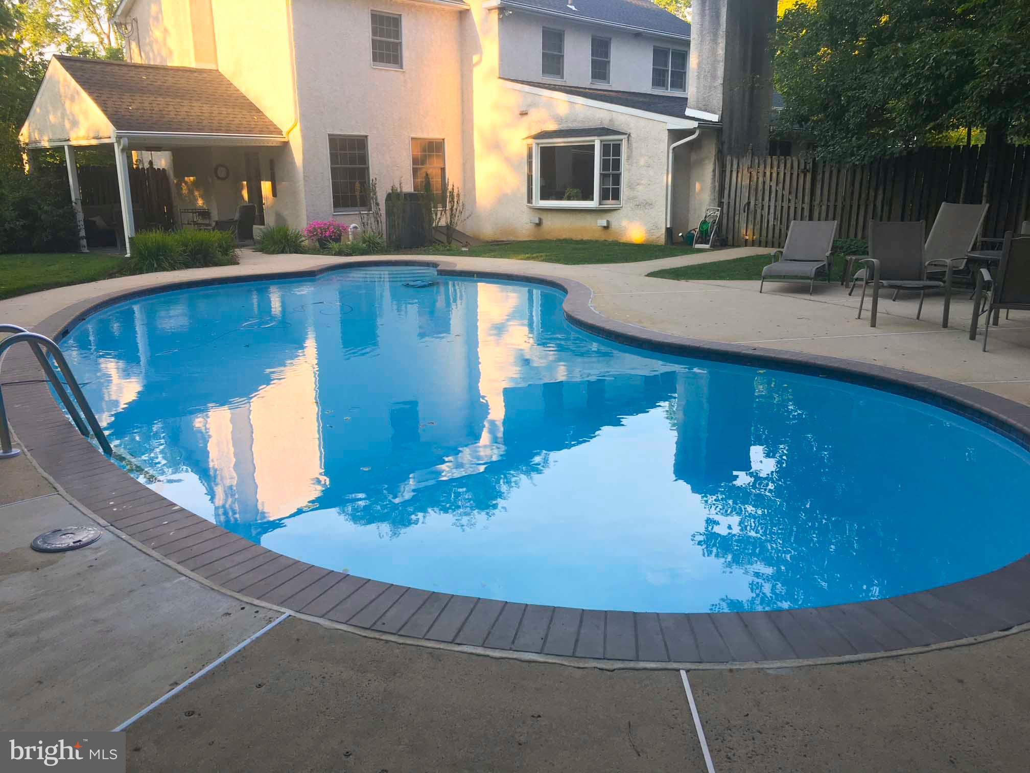 THE PINES - Residential