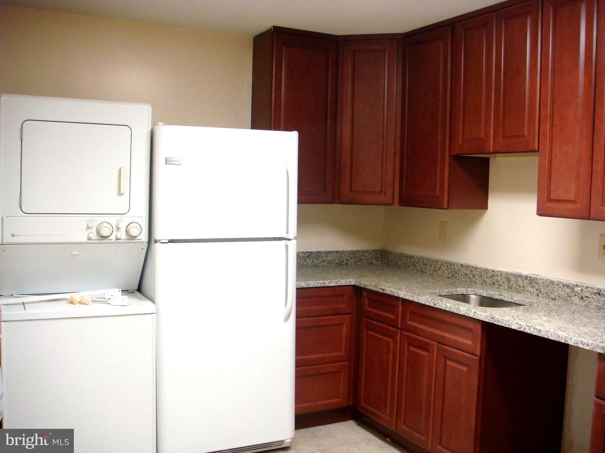 ROTONDA - Residential Lease