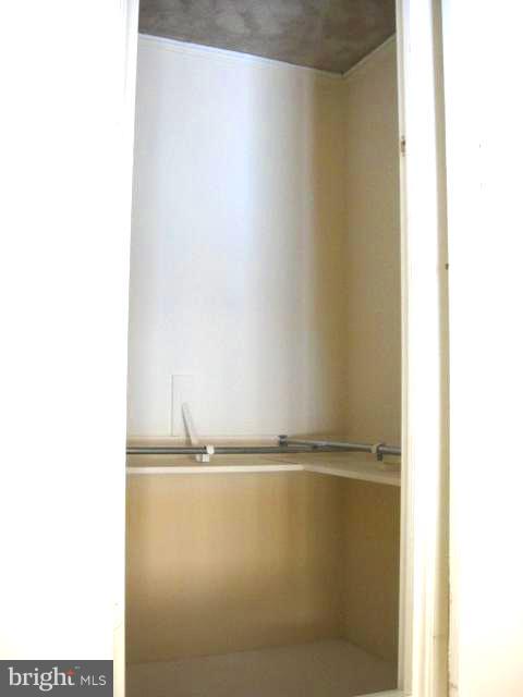 ROTONDA - Residential Lease