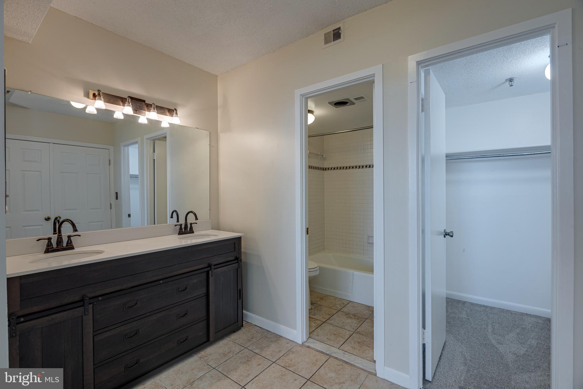 SKYLINE HOUSE - Residential