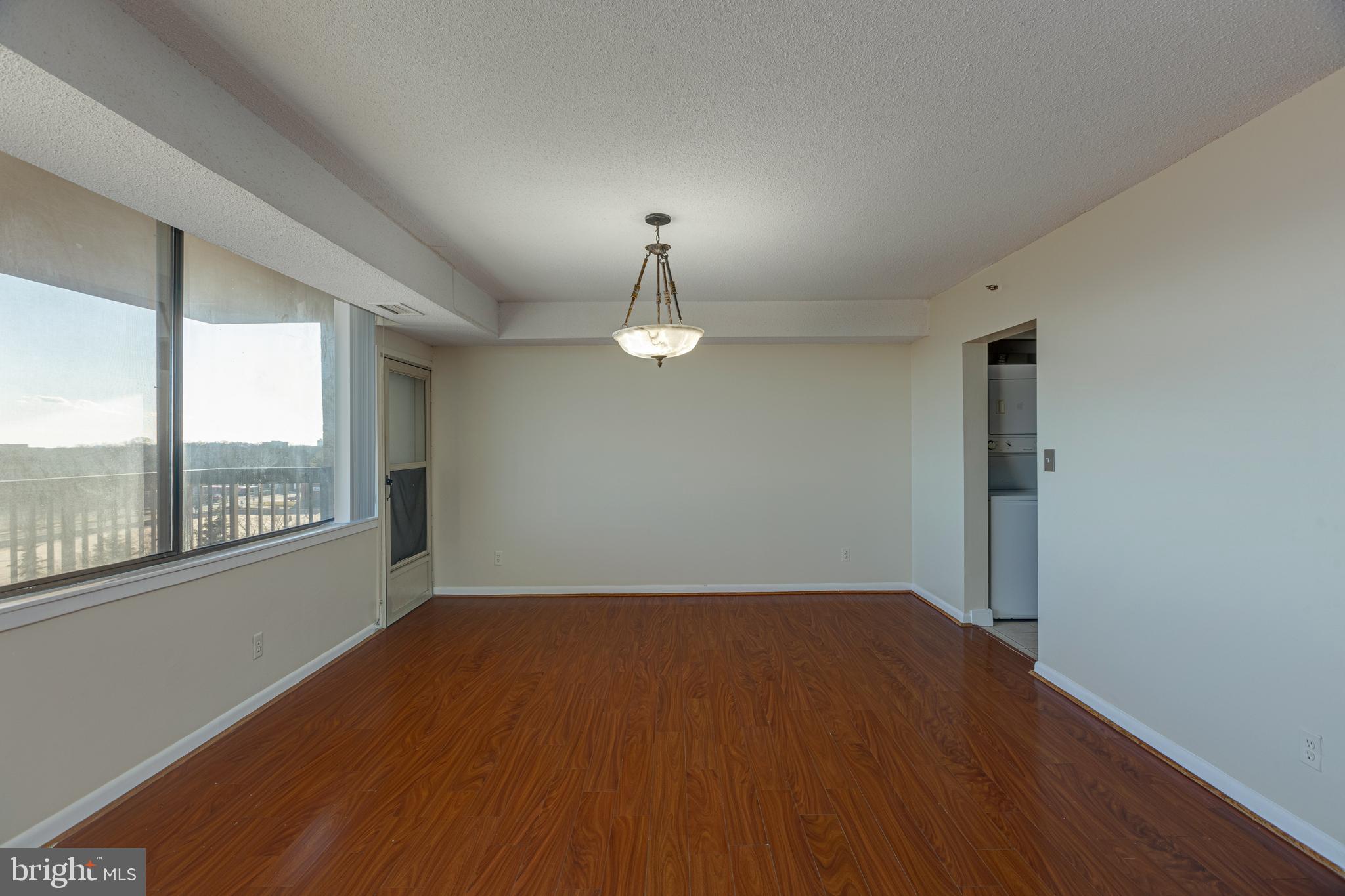 SKYLINE HOUSE - Residential