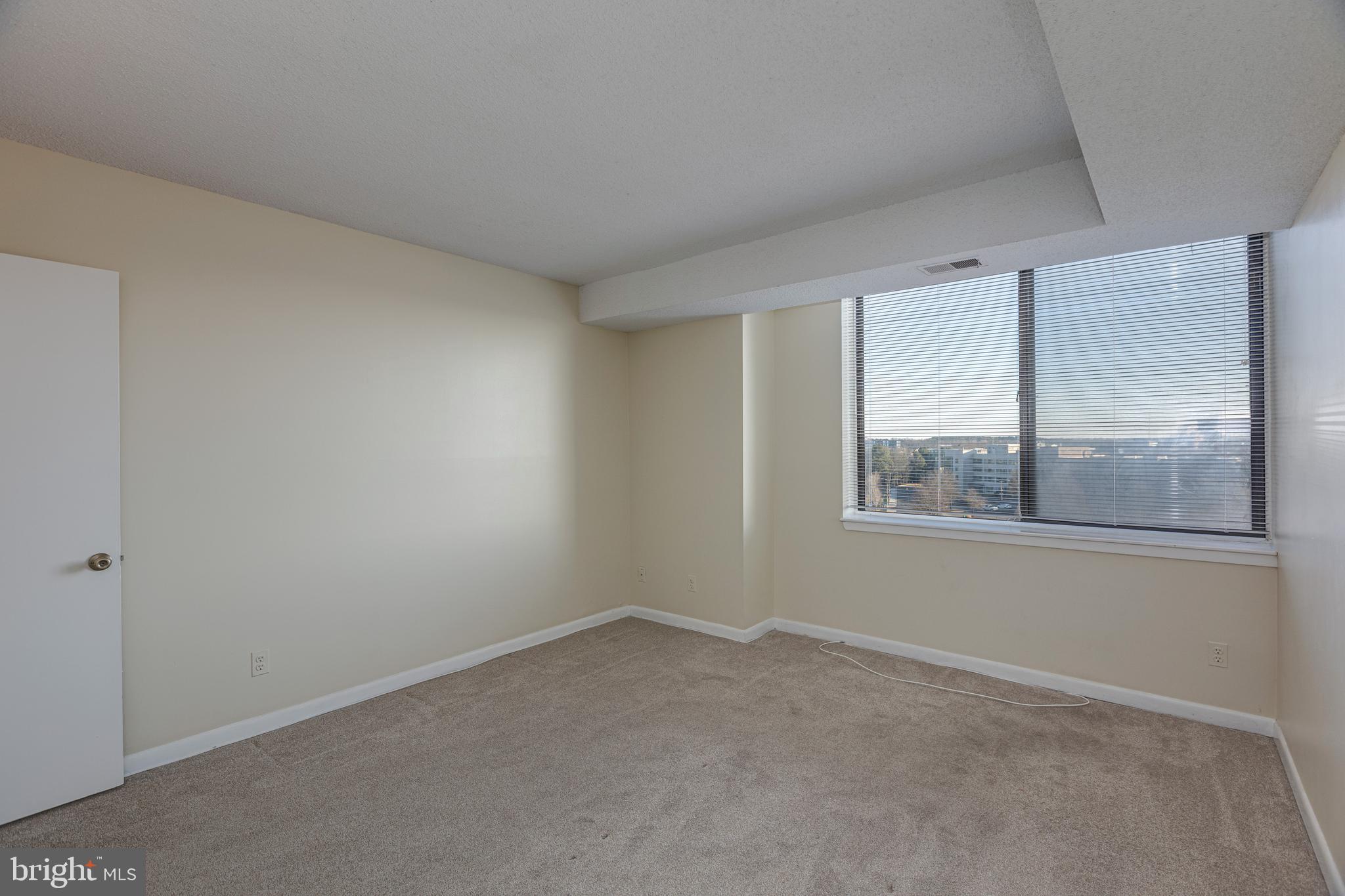 SKYLINE HOUSE - Residential