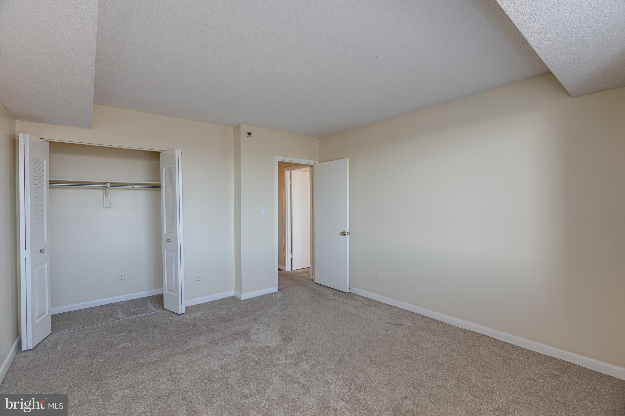 SKYLINE HOUSE - Residential