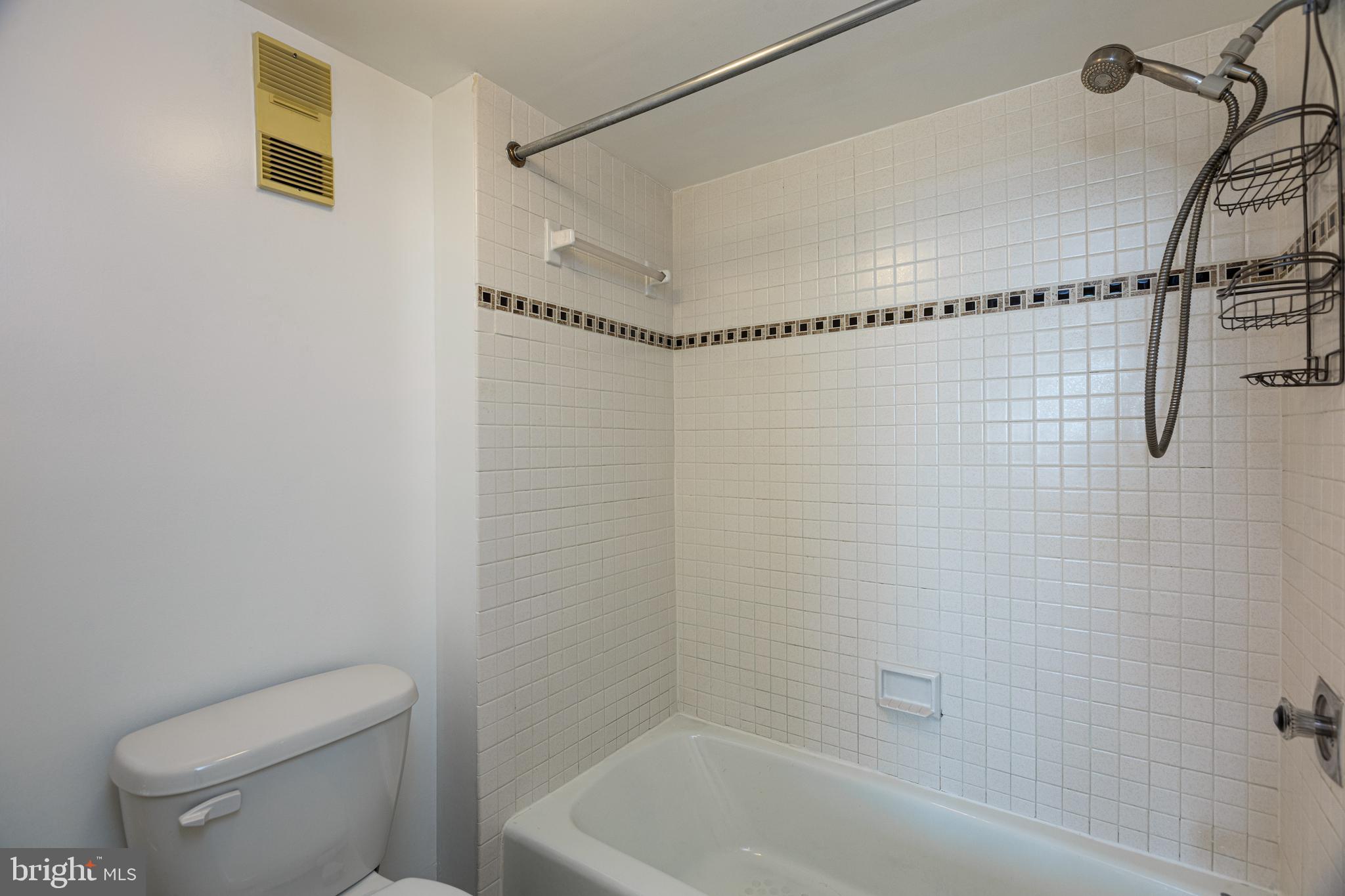 SKYLINE HOUSE - Residential