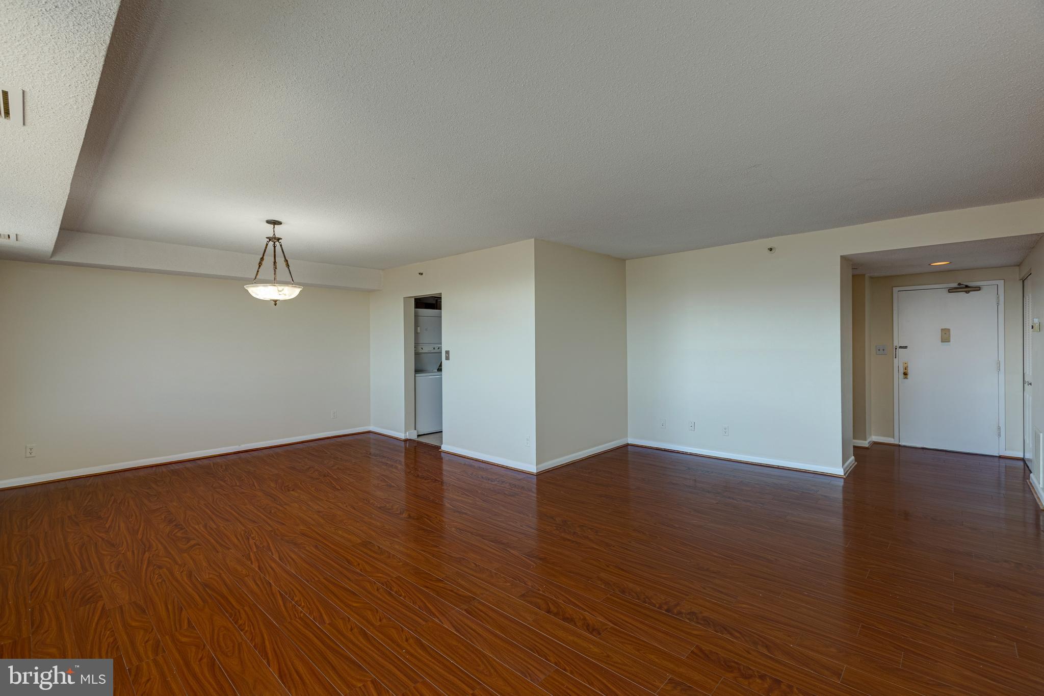 SKYLINE HOUSE - Residential