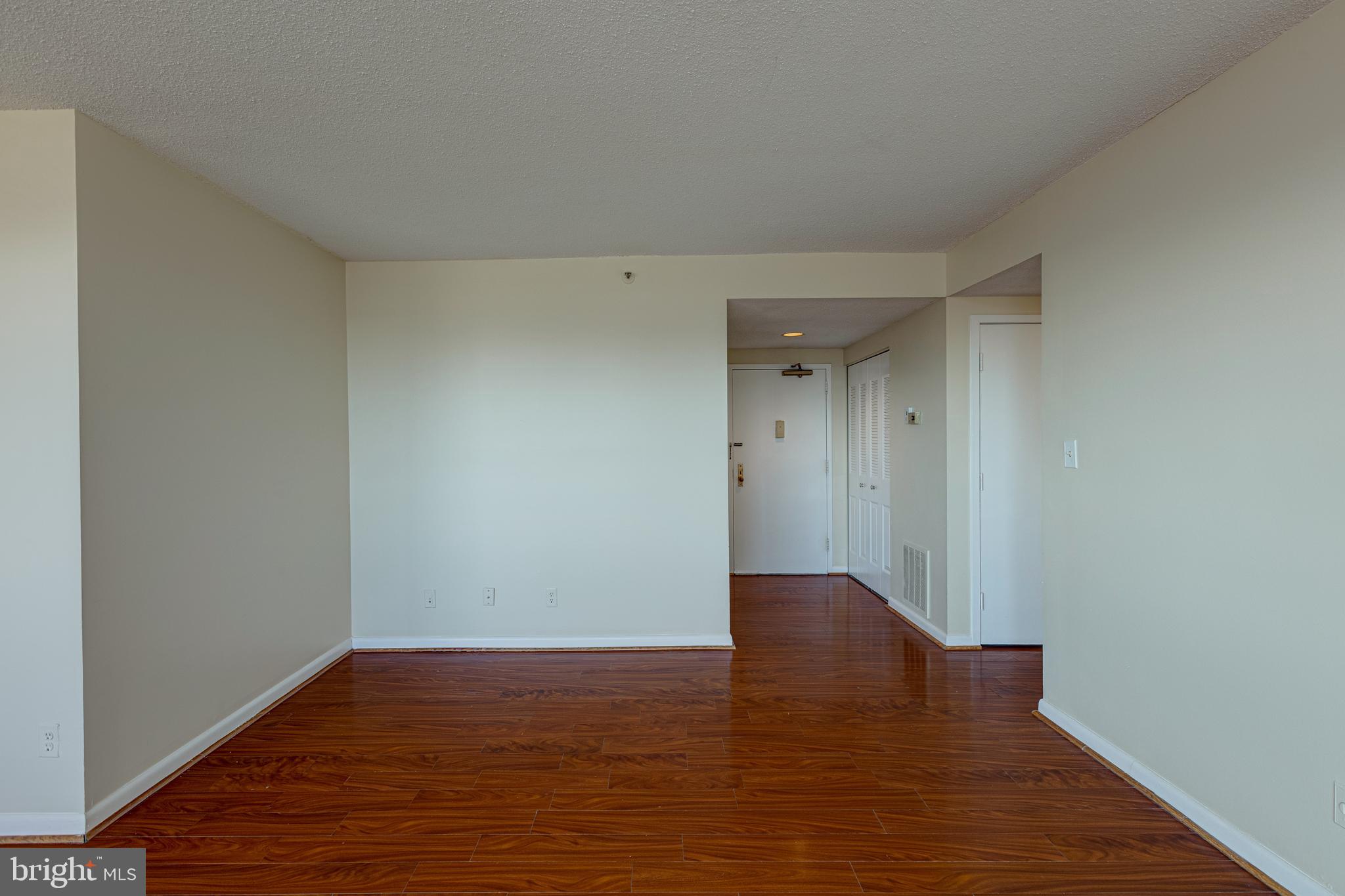 SKYLINE HOUSE - Residential