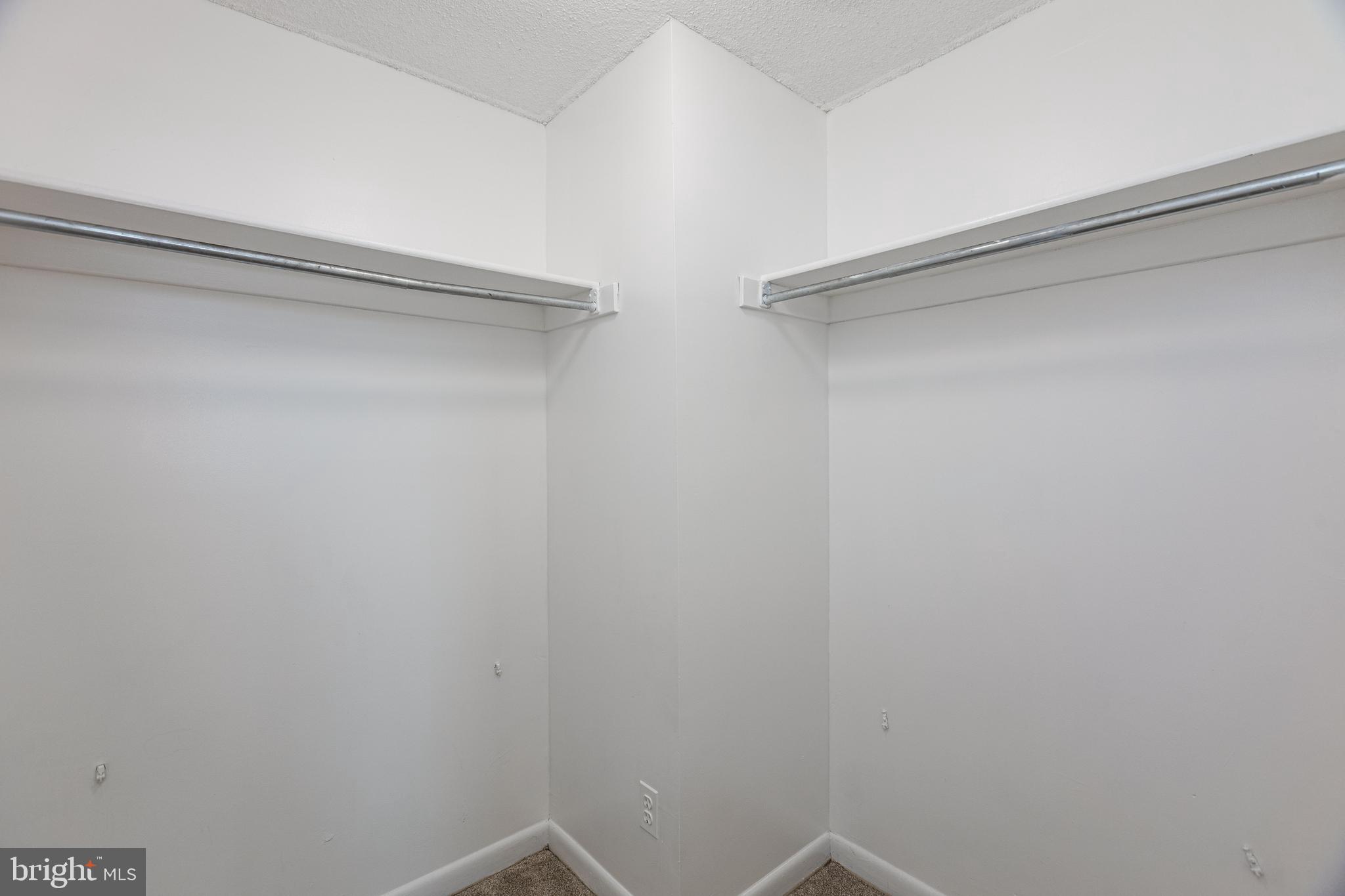 SKYLINE HOUSE - Residential