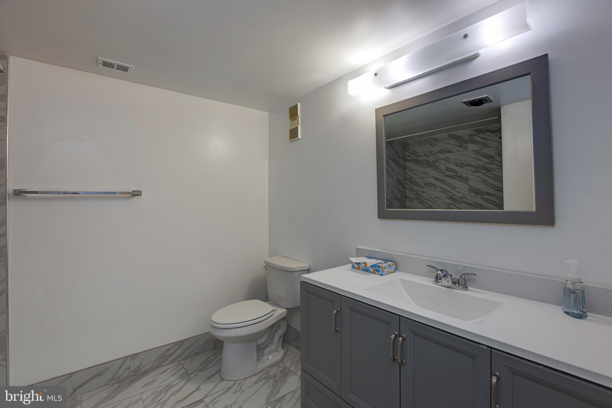 SKYLINE HOUSE - Residential