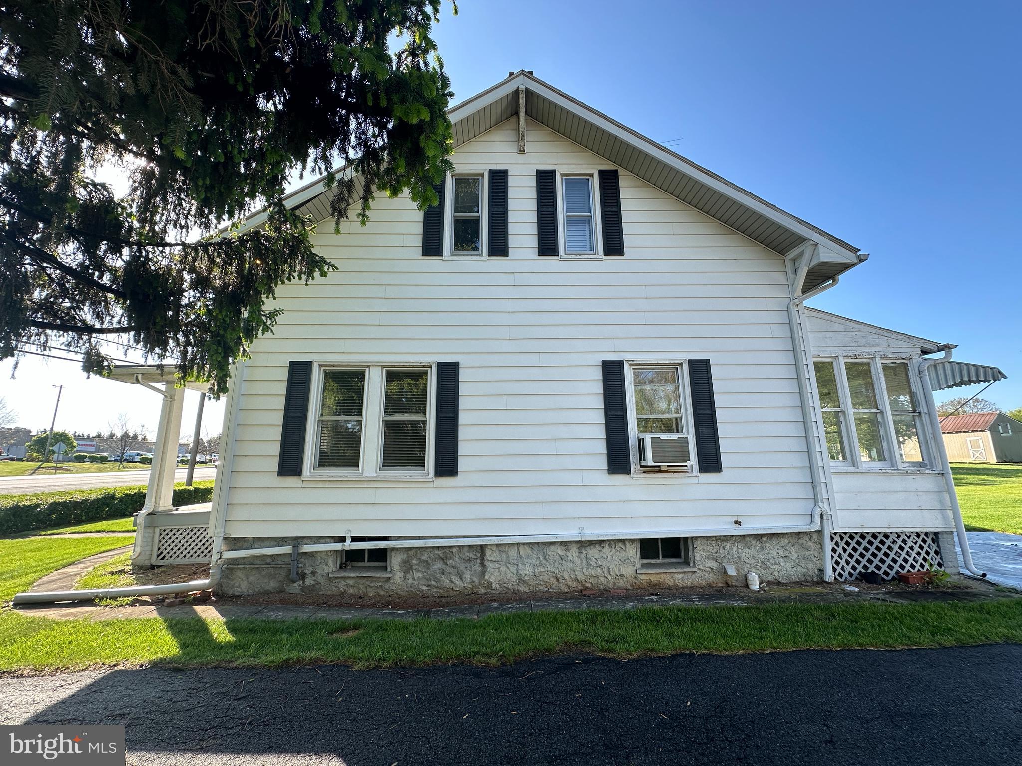 13024 SALEM AVENUE