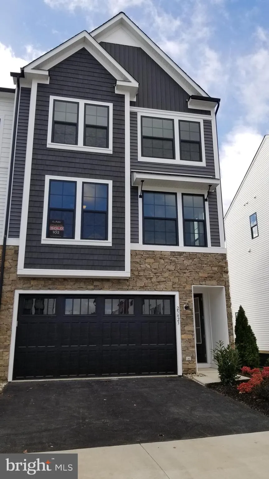 25423 Hartland Orchard Terrace, Chantilly, VA 20152