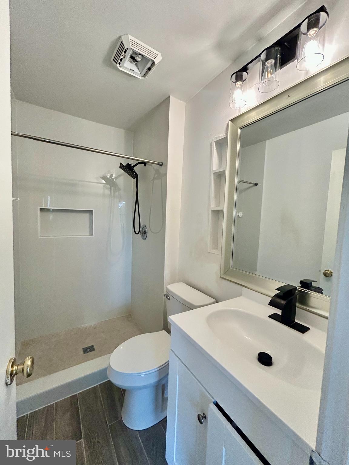 WINDING BROOK - Residential Lease