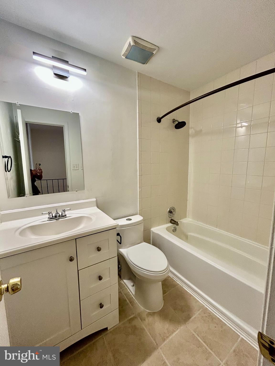 WINDING BROOK - Residential Lease