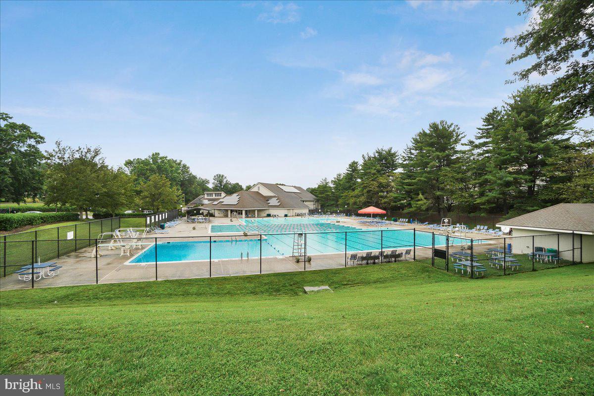 THE REACH - Residential