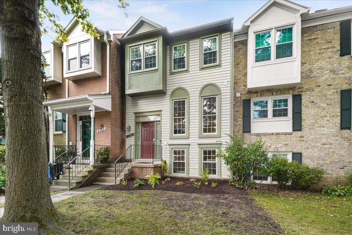 THE REACH - Residential