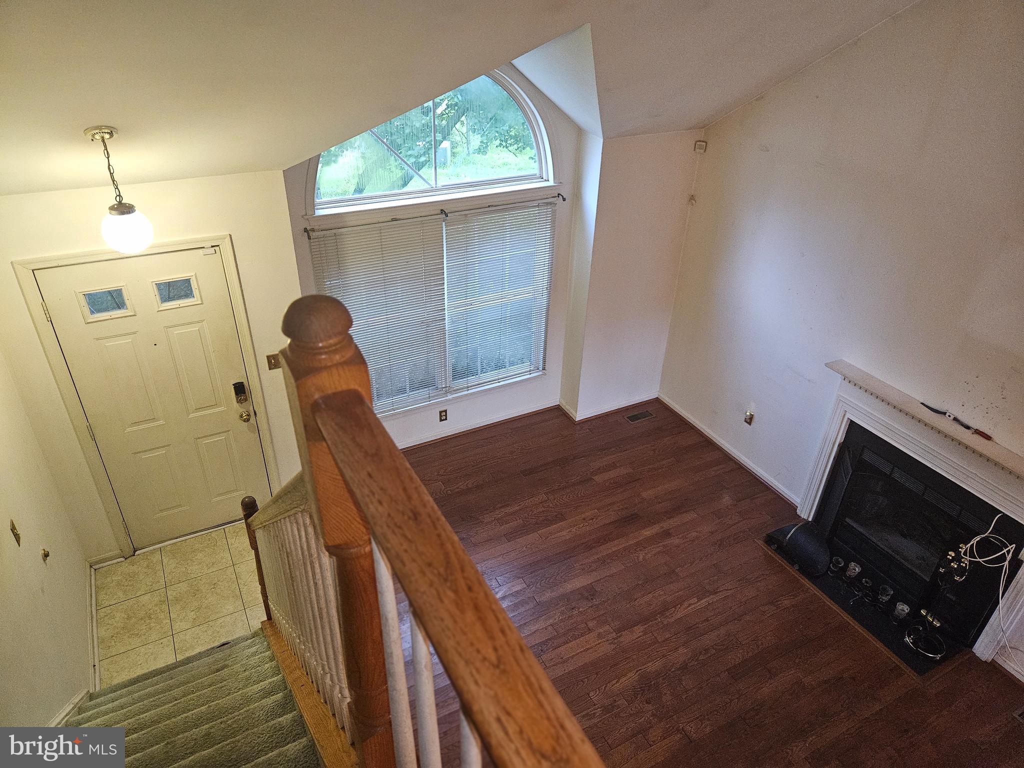 2104 WHISPERING WILLOW COURT