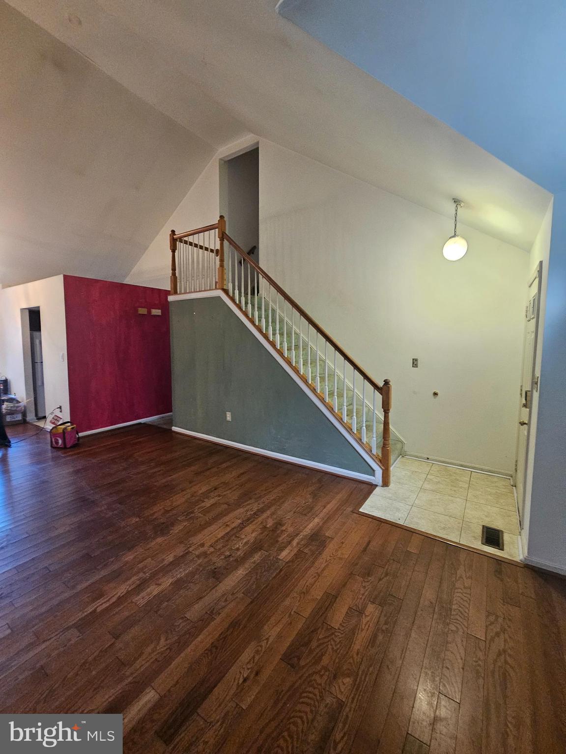 2104 WHISPERING WILLOW COURT