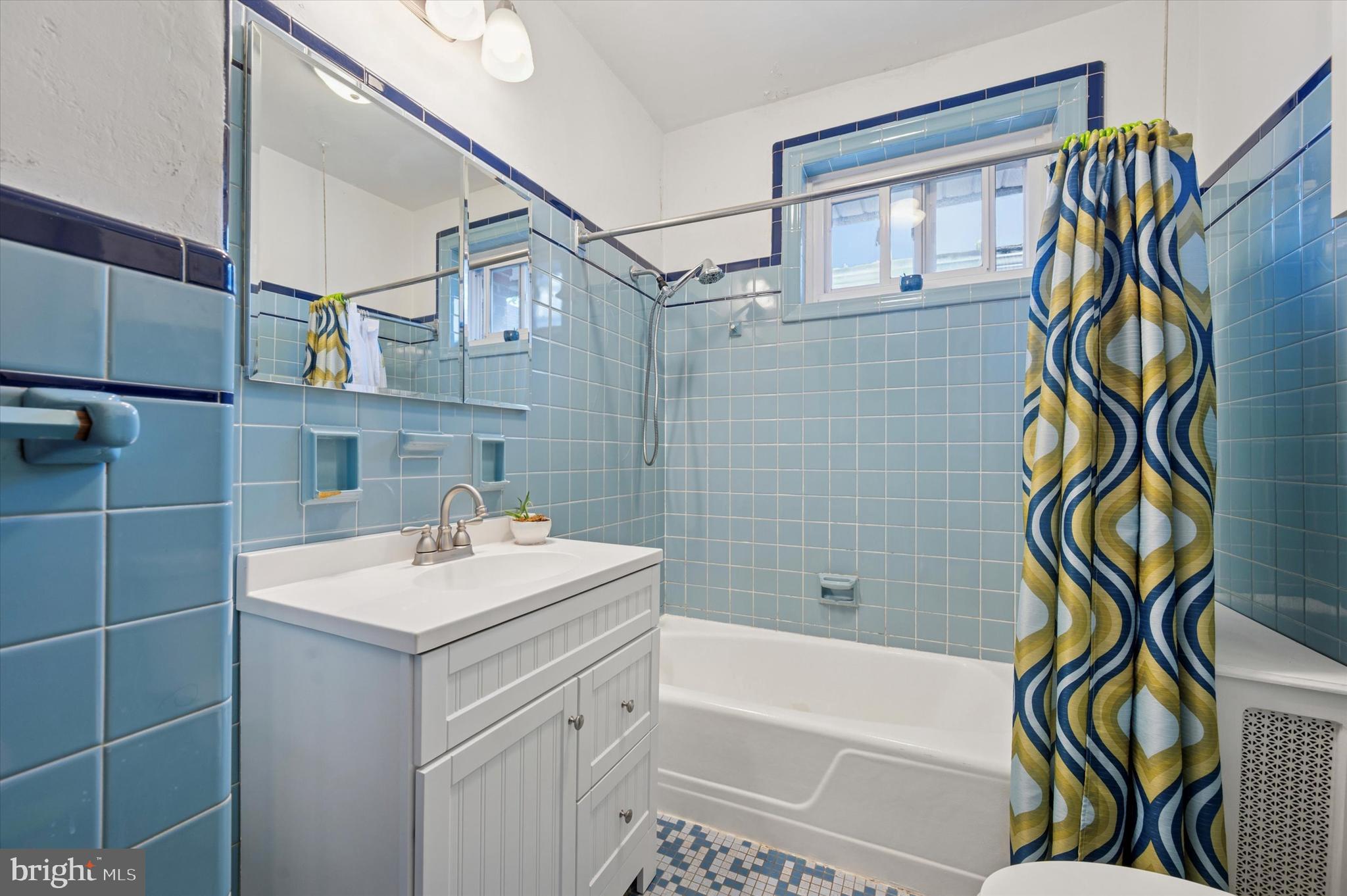 GIRARD ESTATES - Residential